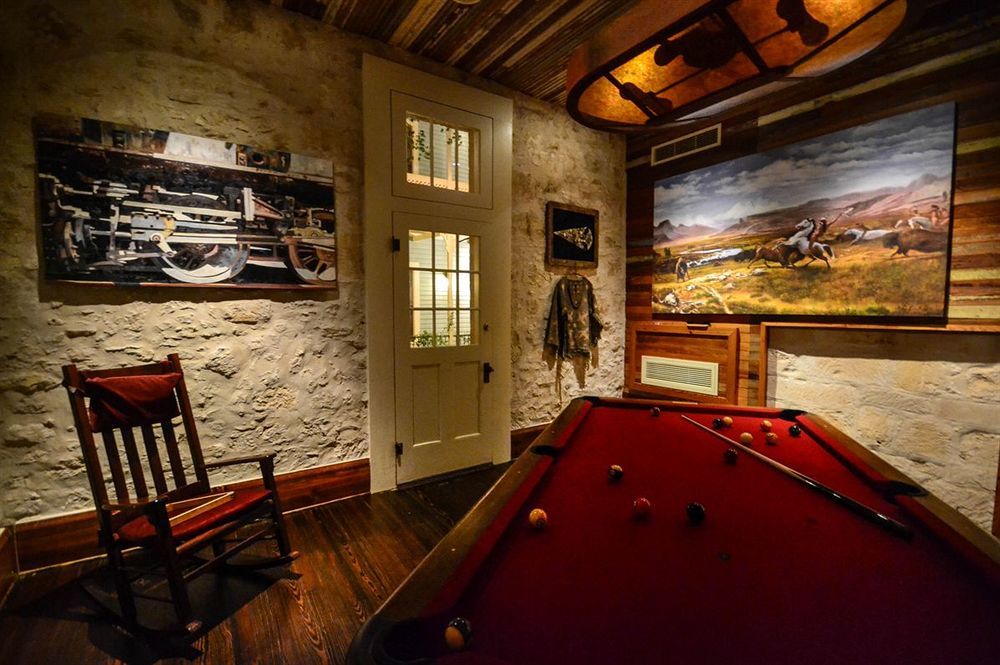 The Legendary Texas Polo Club At Phillip Manor Square Hotel Boerne Eksteriør billede